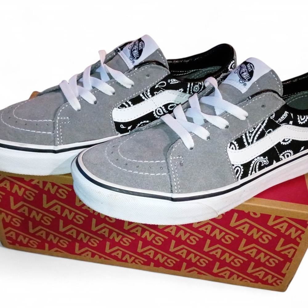 Vans - Picture 2 of 3